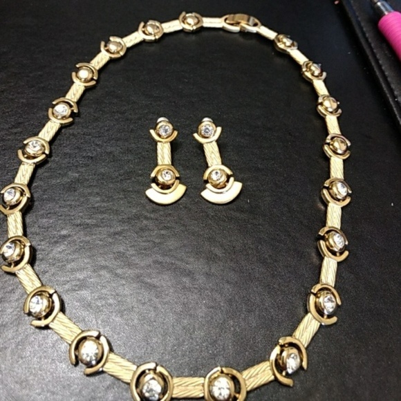 Jewelry - Gold Tone & Rhinestone Necklace & Earring Set